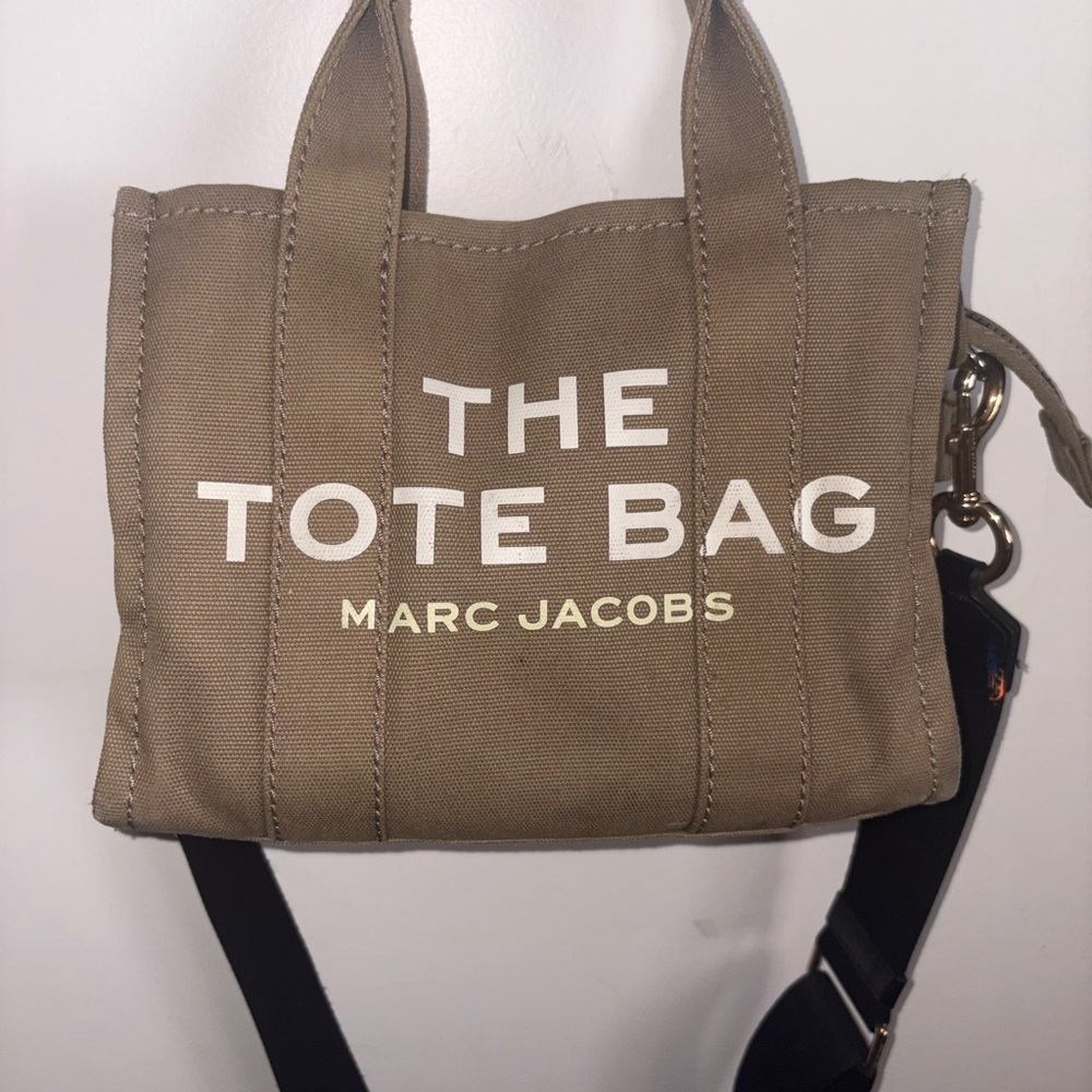 Marc Jacobs Green Tote Bag with Big Letter Black Strap Price negotiable